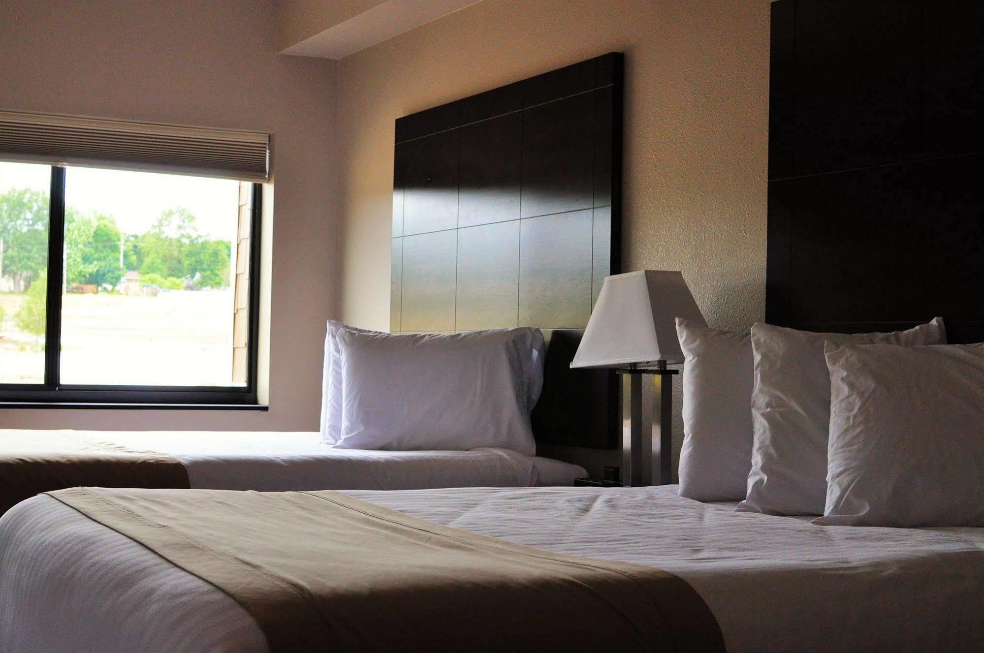 Qube Hotel - Polk City Buitenkant foto